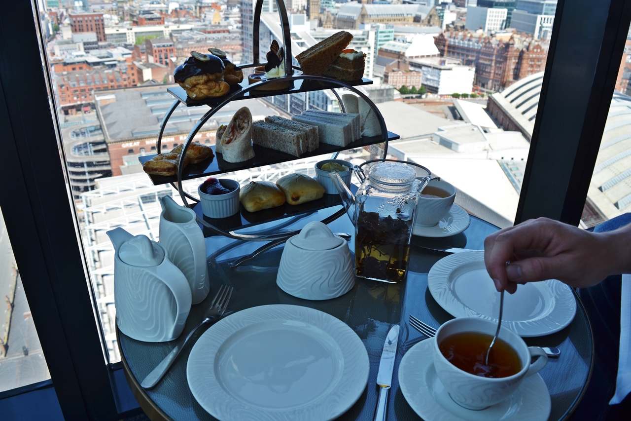 cloud 23 afternoon tea champagne free flowing