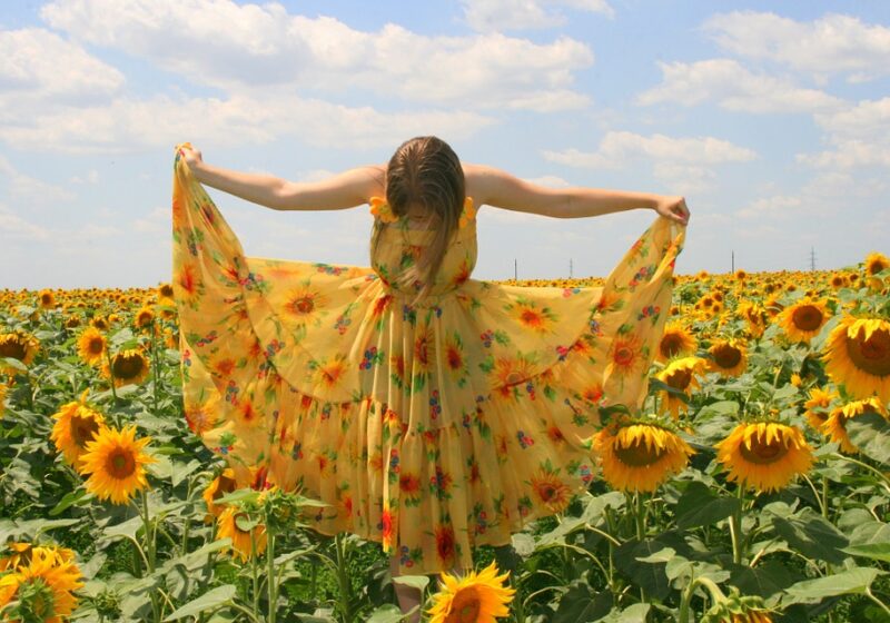 how to wear sunflower yellow fashion